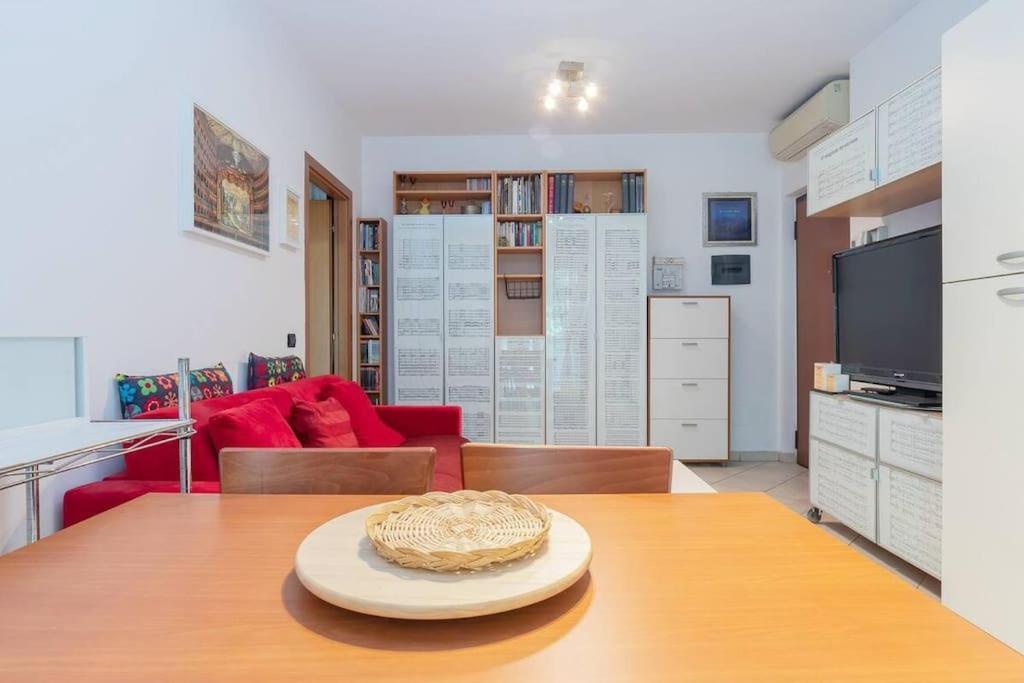 Elegante A 500 Mt Da M4 Con Wifi E Ac Apartment Milan Exterior photo